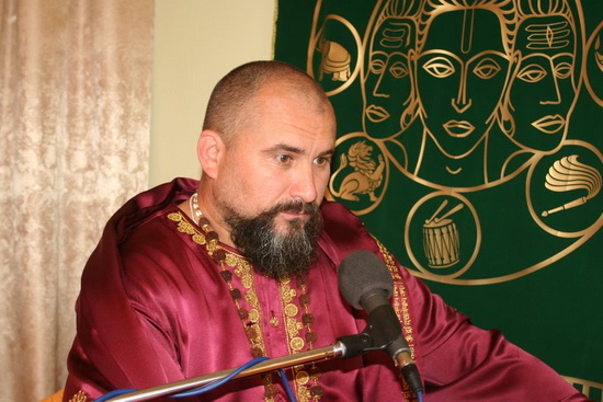 Swami Vishnudevananda Giriji Maharaj
