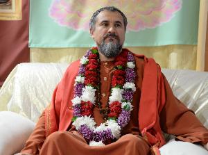 Mahamandaleshvar Swami Vishnudevananda Giri.