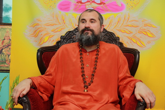 Swami Vishnudevananda Giriji Maharaj
